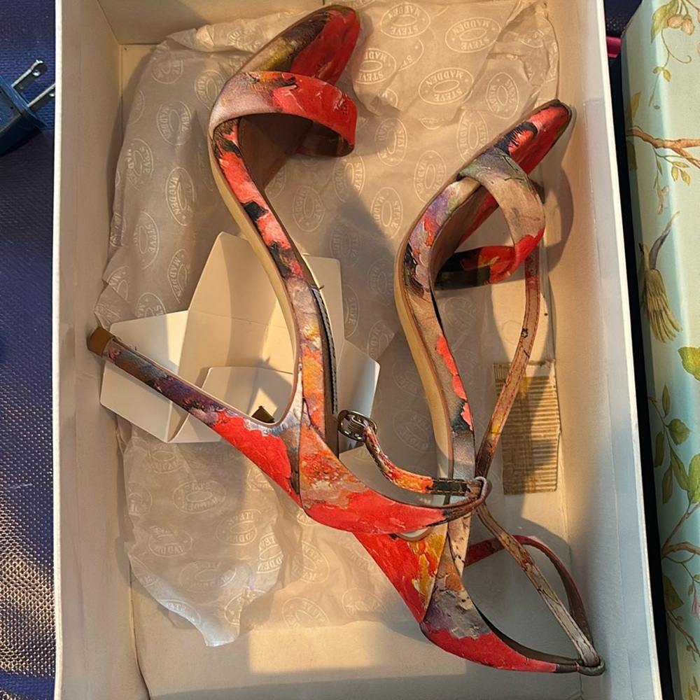Steve Madden heel